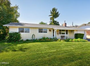 1102 W Naches Ave, Selah, WA 98942