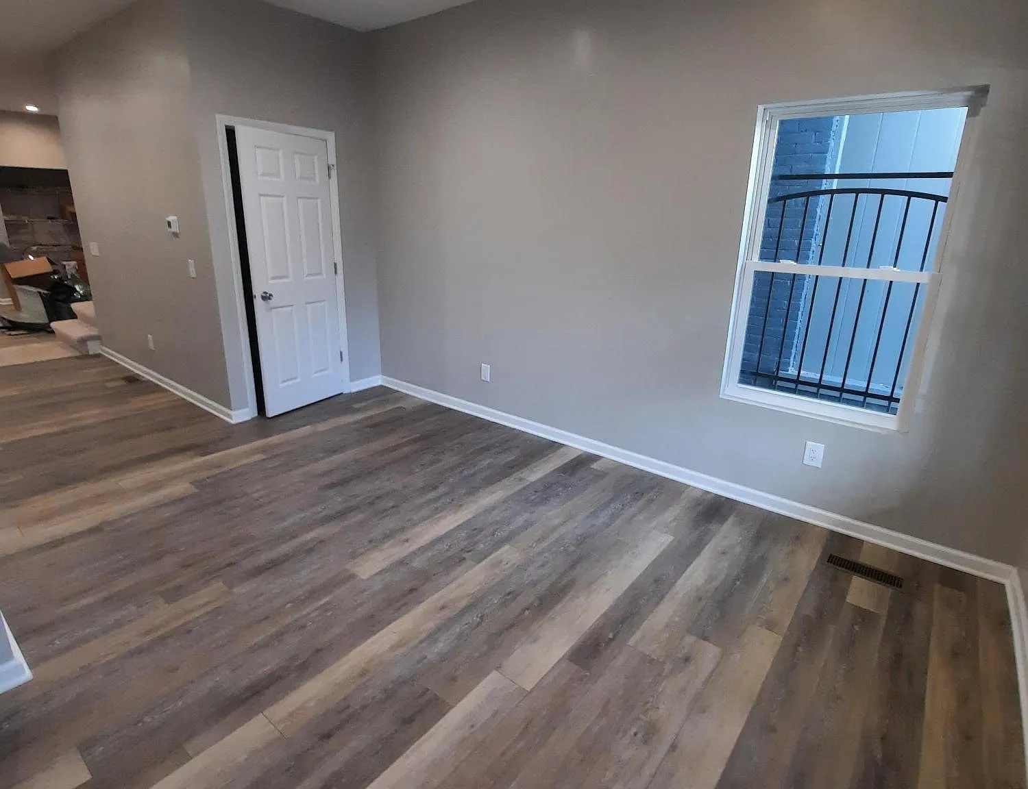 359 N Garfield Ave — Photo 3