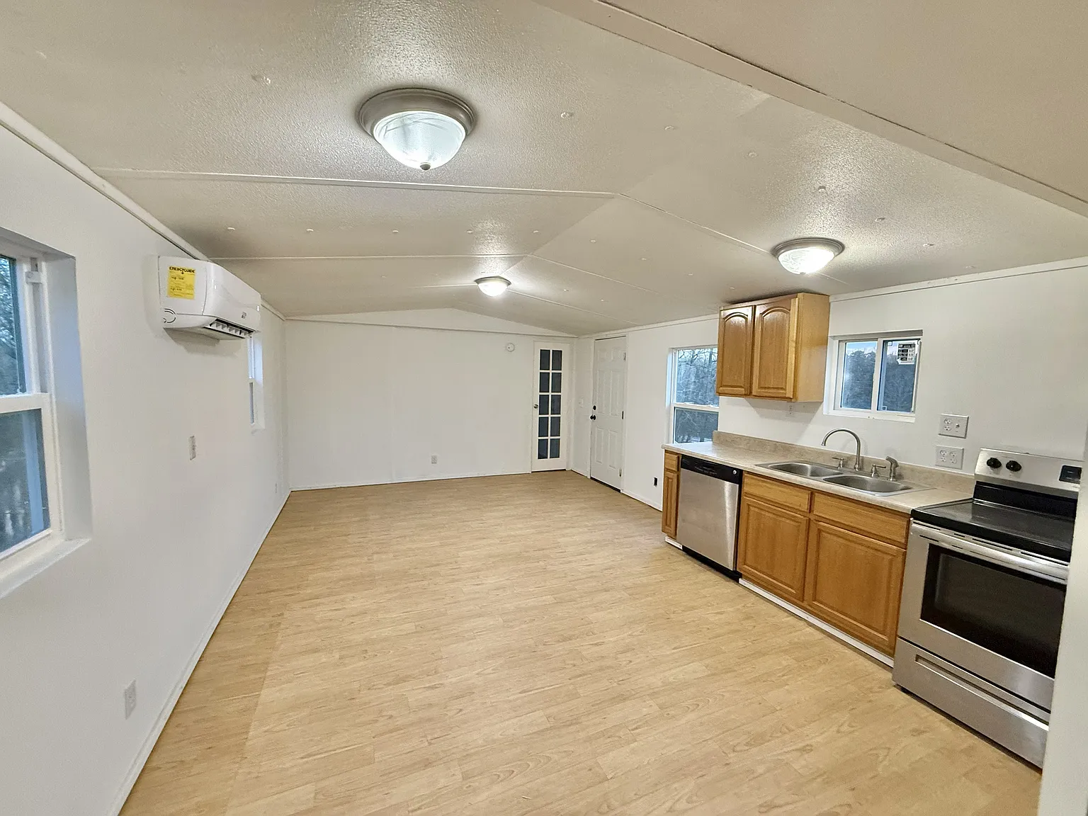 2 bed, 700 sqft, $1,000 — Photo 2