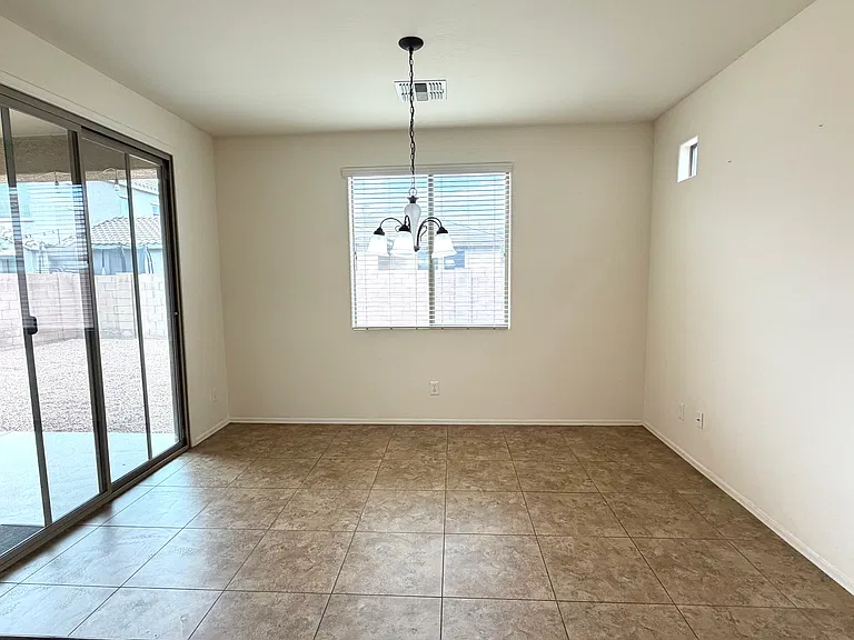 2132 S Martingale Rd — Photo 9