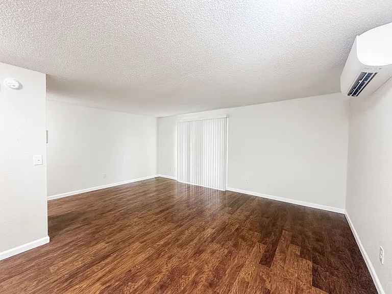 Whitman Park Apartments — Photo 28