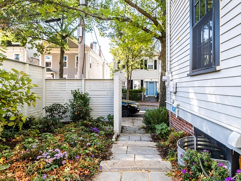 115 Spring St — Photo 43