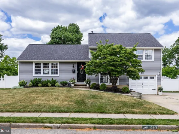 217 Sharrow Vale Rd, Delran, NJ 08075