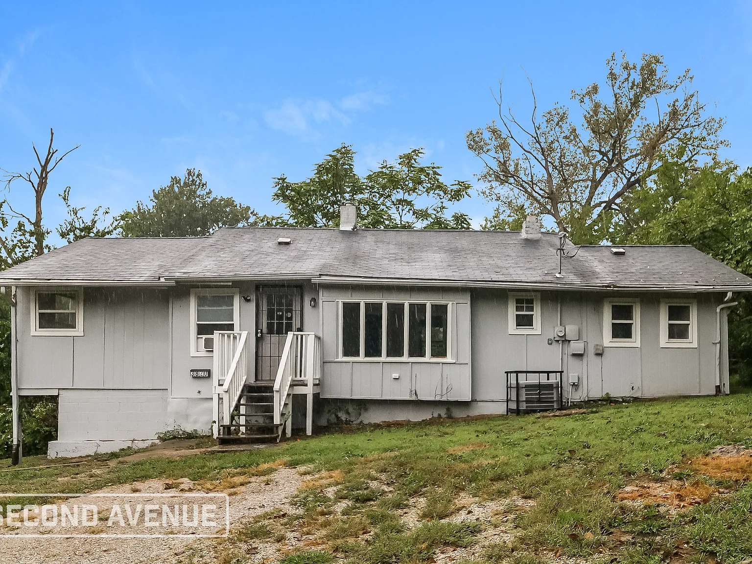 4 bed, 1.0 bath, 1167 sqft, $1,195 — Photo 1