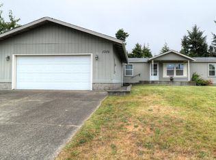 1385 SW Ironwood Dr, Waldport, OR 97394