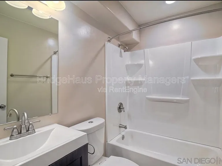 378 Moss St #14 — Photo 11