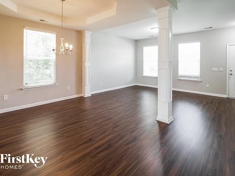 420 Gianna Ln — Photo 4