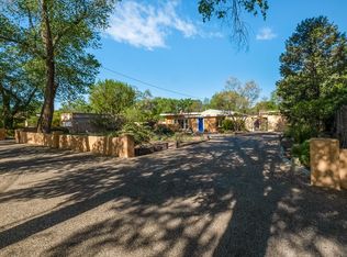 826 Mullen Rd NW, Los Ranchos De Albuquerque, NM 87107