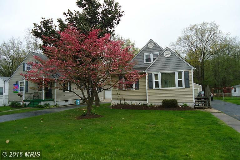 2nd image of 2721 Wells Ave