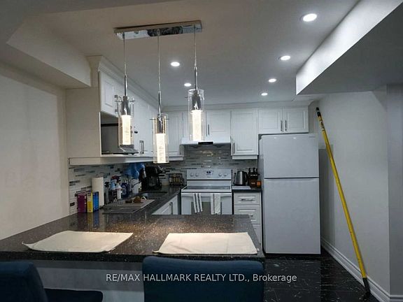 2nd image of 90 Black Maple Cres