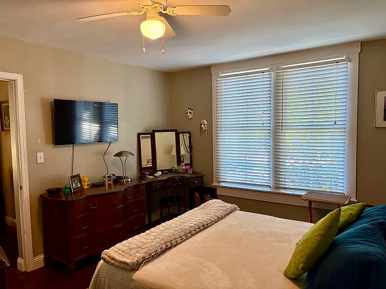 115 Coombs St — Photo 8