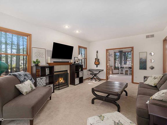 4th image of 7265 Eagle Heights Dr