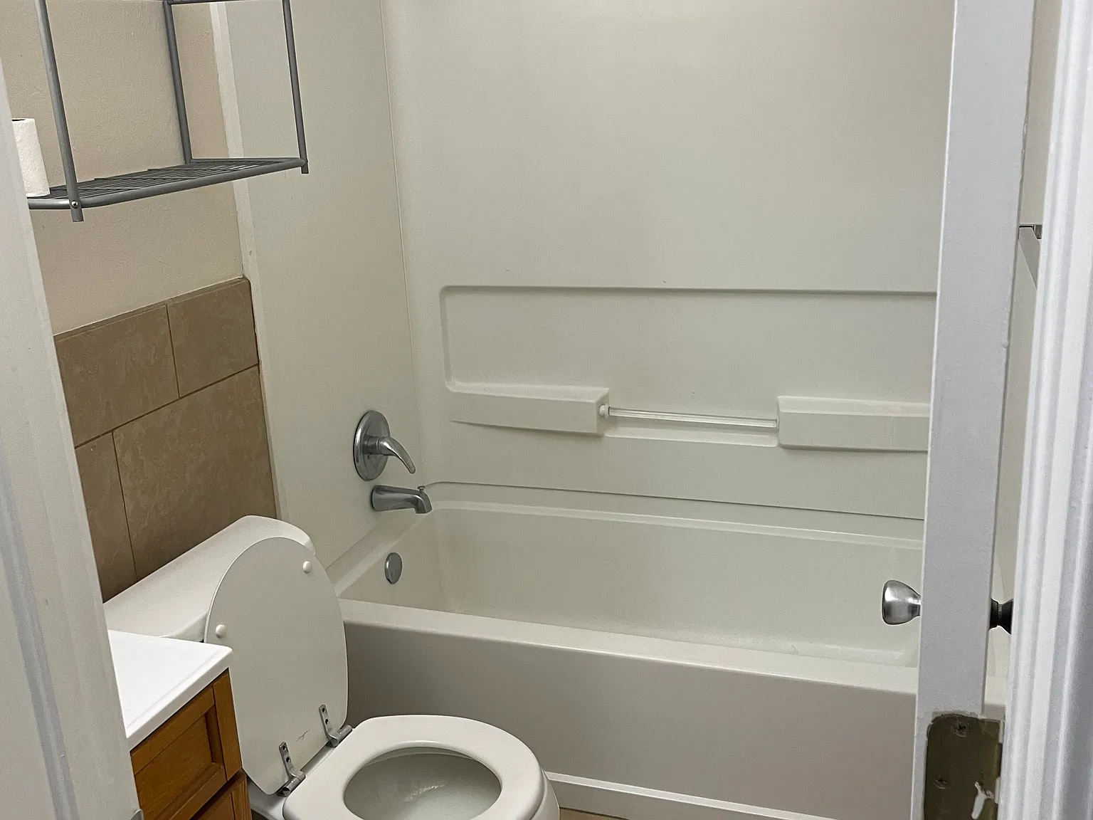 2 bed, 700 sqft, $750 — Photo 4