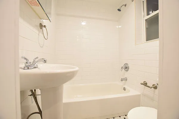 Rented by null | media 17