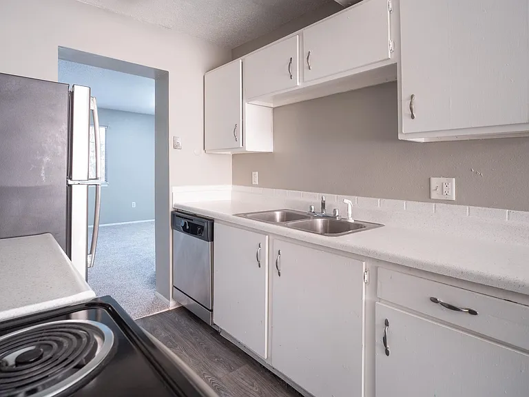 Timberline Apartments and Townhomes — Photo 15