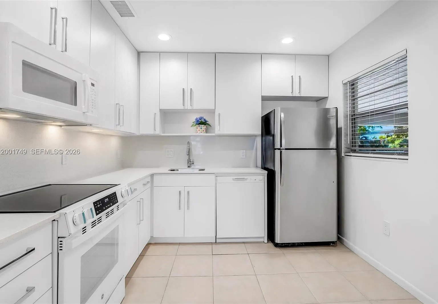 Coral Reef Townhouses Con — Photo 2