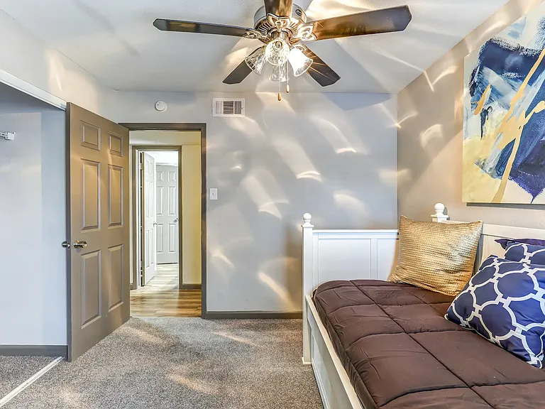 Patriot Forest Apartments — Photo 9
