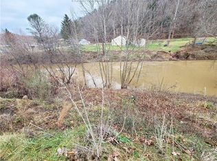 606 Spencer Rd, Clendenin, WV 25045