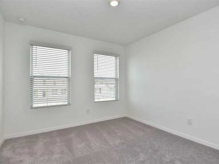 2948 Voyager Ave — Photo 22