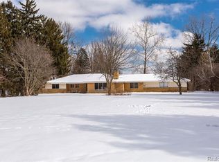 32570 Lahser Rd, Beverly Hills, MI 48025