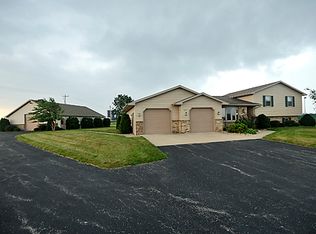 3197 Old Military Rd, De Pere, WI 54115