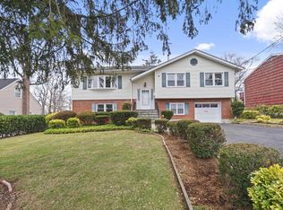 106 Chester Dr, Yonkers, NY 10710