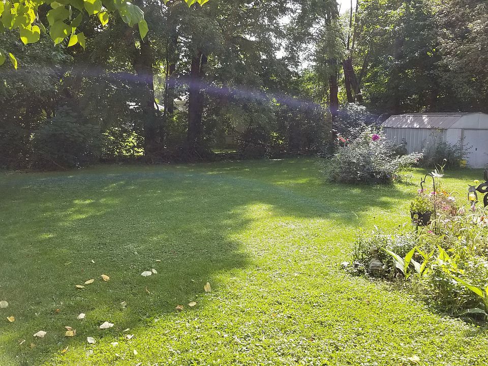 2nd image of 731 Saint Joseph St