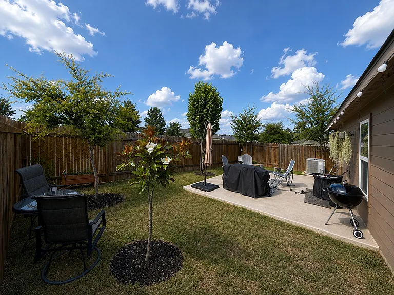 513 Fox Glen Cv — Photo 10