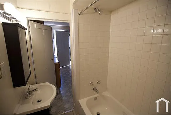506 S Joliet St — Photo 4