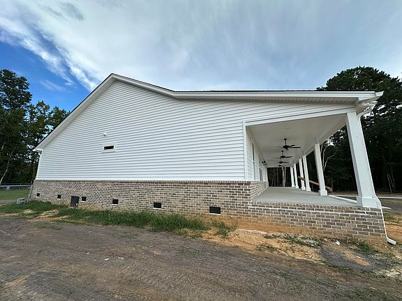 2nd image of 1106 Blueberry Bush Rd