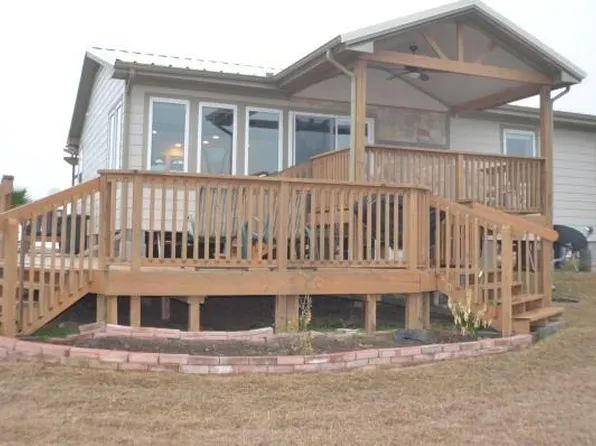 40 Sailfish Lndg, Port Lavaca, TX 77979