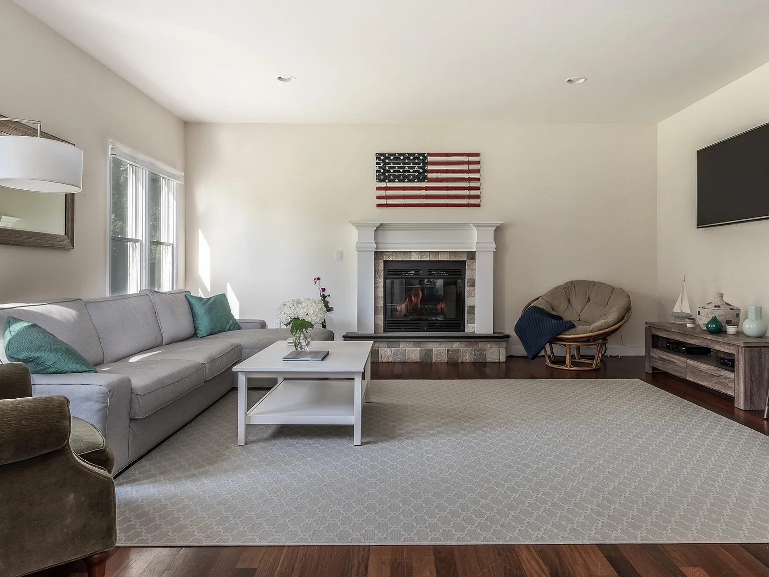 Clean Updated Home in Springs — Photo 3