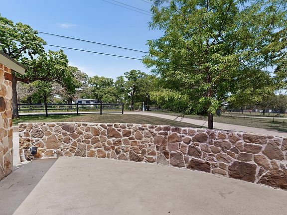 5th image of 1880 Houston Rd