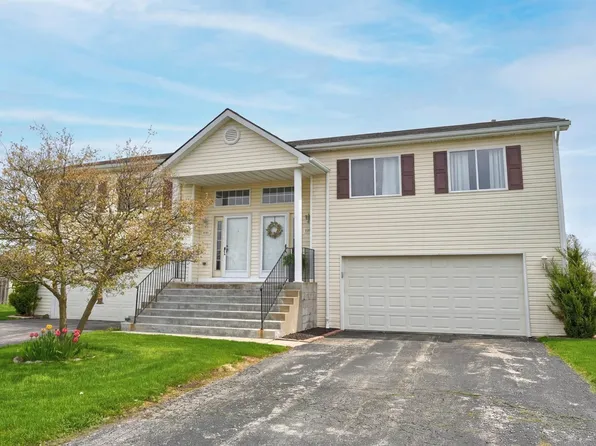 1170 Parklane Cir, Grand Blanc, MI 48439