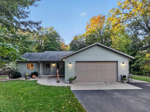 W8296 Royal Oaks Dr, Wautoma, WI 54982