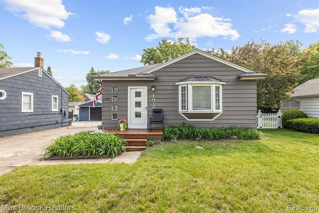 1937 Woodland Ave, Sylvan Lake, MI 48320 Zillow