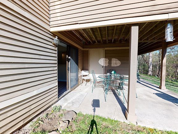 4th image of 300 Briarcrest Dr