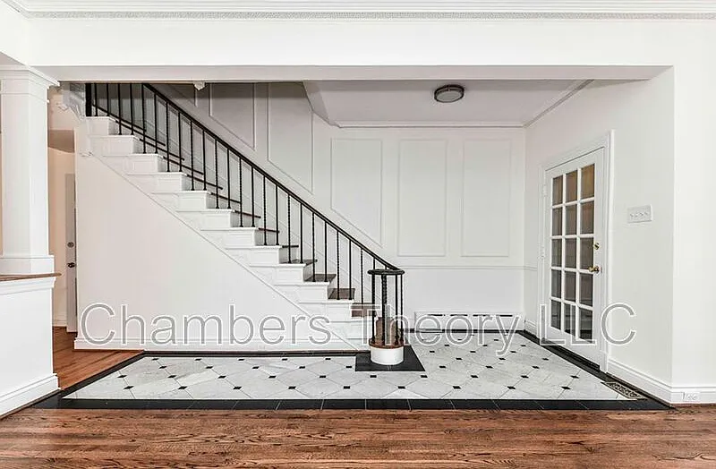 5 bed, 3.0 bath, 3500 sqft, $8,750 — Photo 4