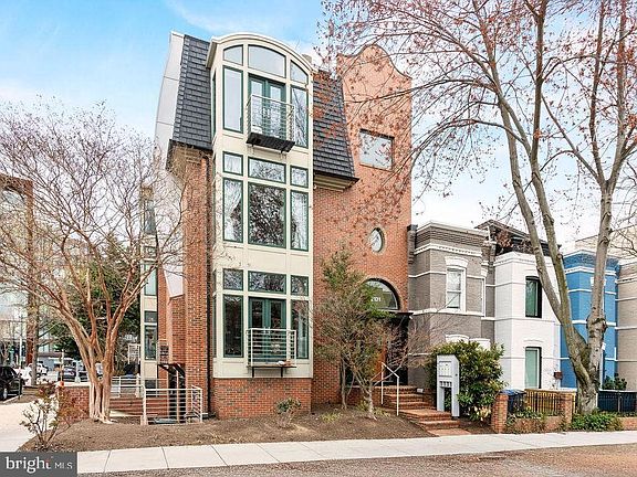 2nd image of 2131 10th St NW APT 2
