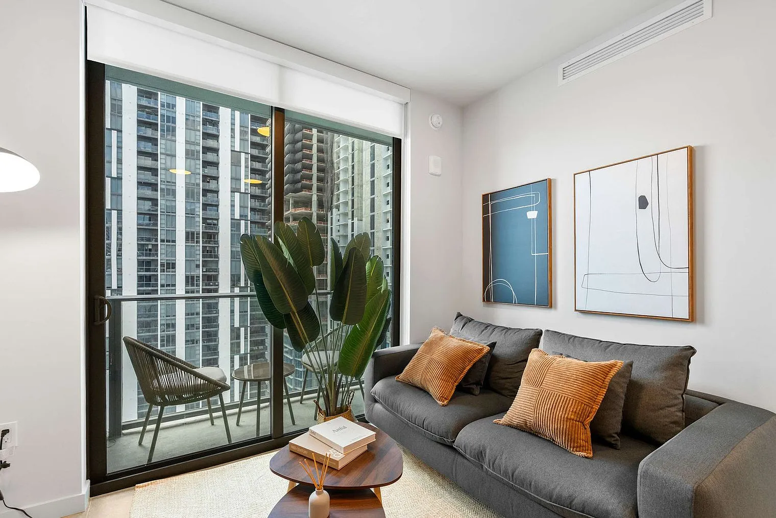 1 bed, 1.0 bath, 559 sqft, $3,650 — Photo 2