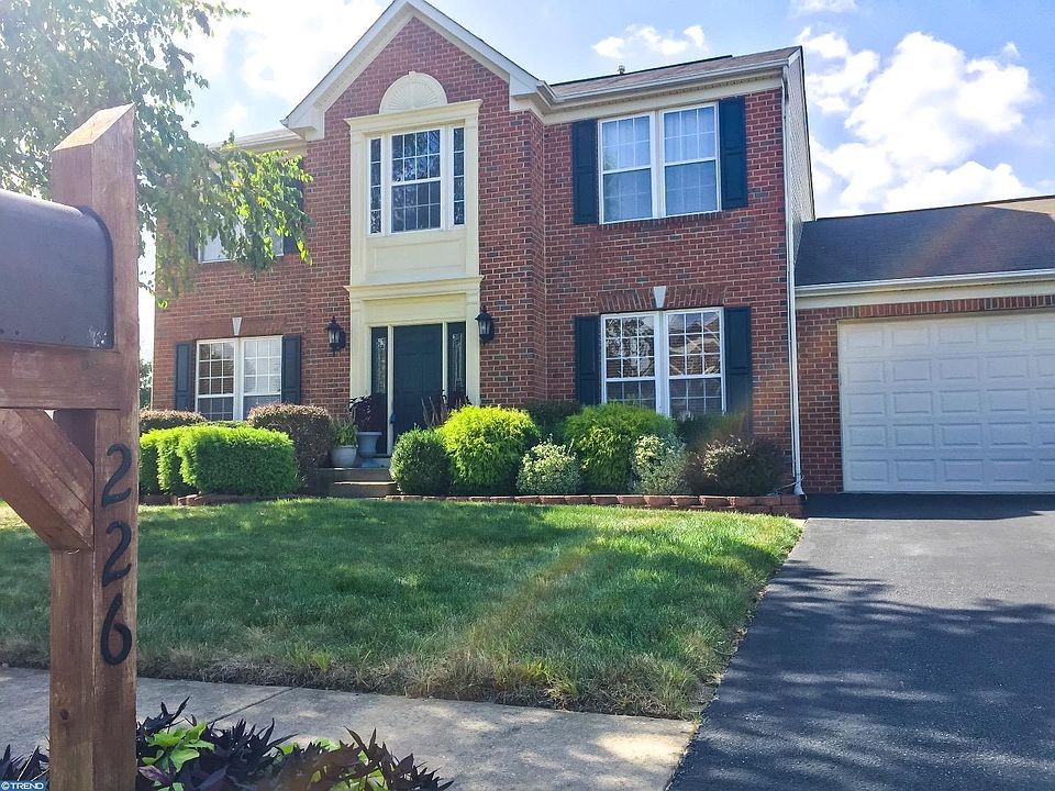 1st image of 226 Hazel Dr