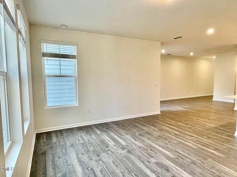 1616 Brussels Dr — Photo 10