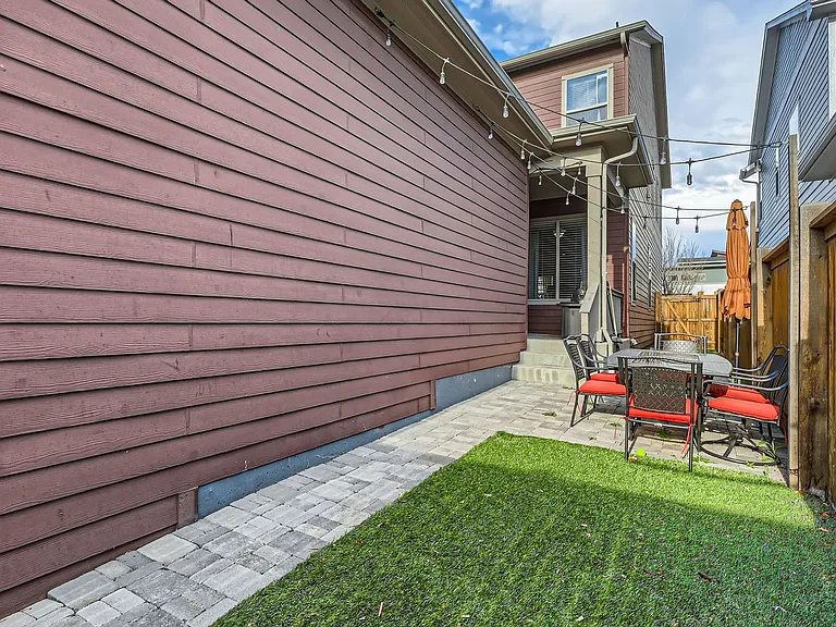 5039 Akron St — Photo 14