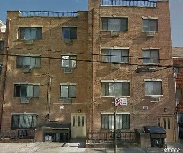 1st image of 3201 Leavitt St APT 1F
