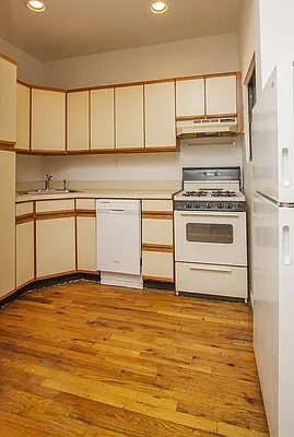 Rented by Keller Williams NYC | media 25