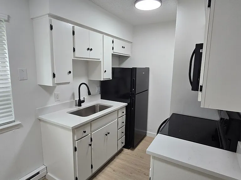 West Apartments — Photo 11