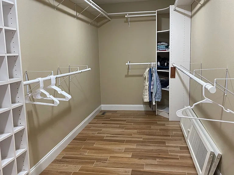 Arrowhead Dr — Photo 18
