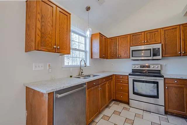 117 Eagle Ct — Photo 8