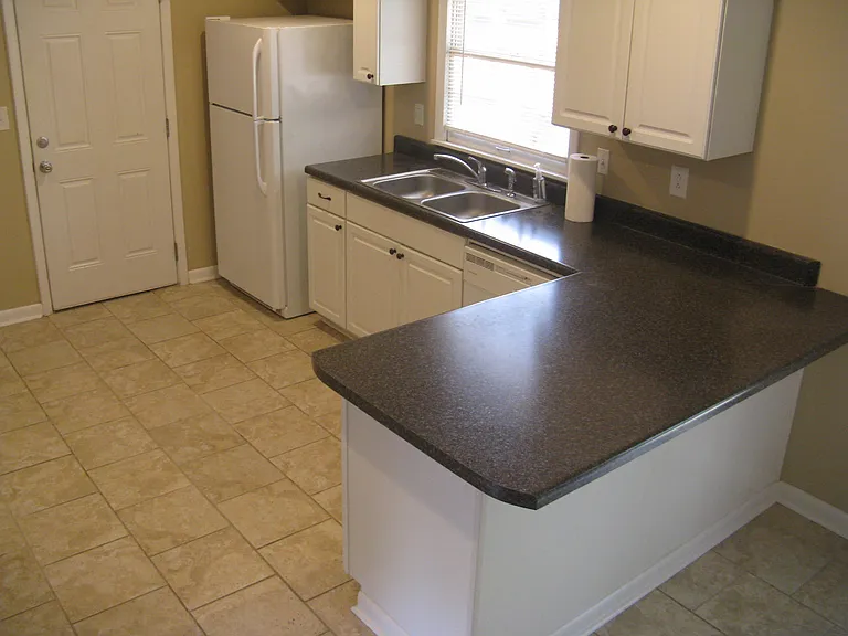 600 Larry Dr — Photo 9
