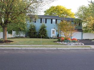 1076 Snyder Rd, Lansdale, PA 19446